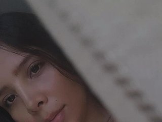 エロティックなビデオチャット EmaaTaylor