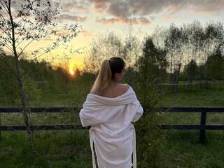 エロティックなビデオチャット Emaleena