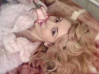 エロティックなビデオチャット emelii