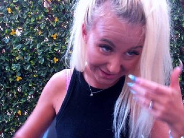 ブロードキャストスクリーンショット EmellineClark