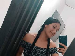 エロティックなビデオチャット Emely18a