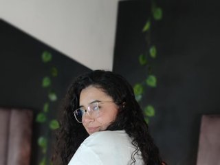 エロティックなビデオチャット Emiilyy-gomez