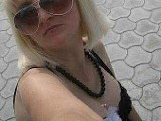 エロティックなビデオチャット emilianna