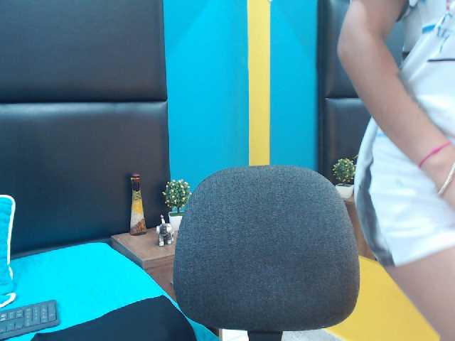 ブロードキャストスクリーンショット EmillyWilliam