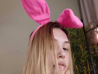 エロティックなビデオチャット EmiLovMur