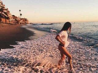 エロティックなビデオチャット Emily-64