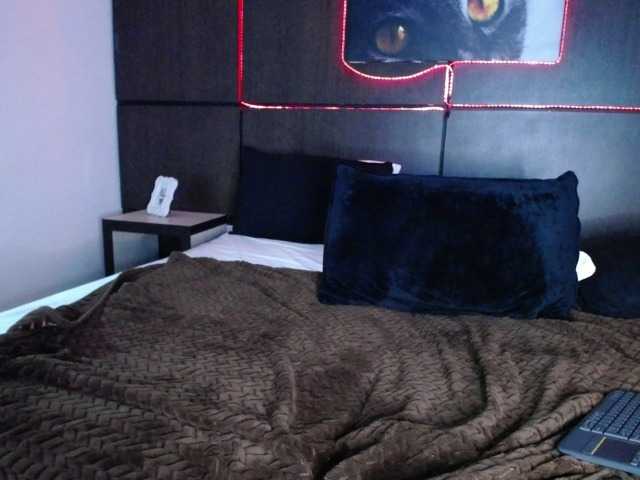 写真 Emily-ayr Hello guys ♥♥ welcome to my room #new #feet #latina #bigass #cute
