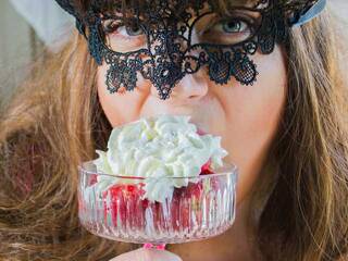 エロティックなビデオチャット Emily-BOOBS-