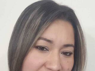 エロティックなビデオチャット emily88liam