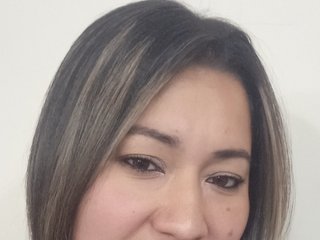 エロティックなビデオチャット emily88liam