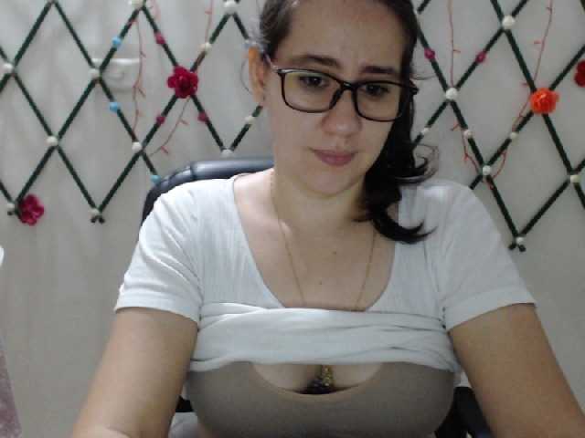 写真 EmilyClarkk #shh someone here#Welcome to my room guys #fuck #lush #latina #cum #anal #naked #squirt #deepthroat #toy #hole #ass #pussy #bigboobs #tatto