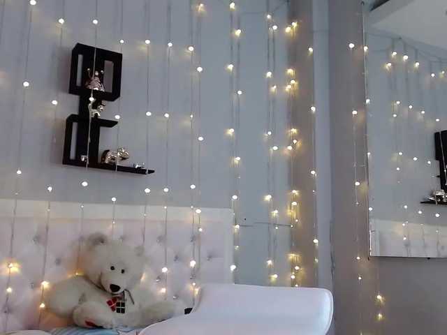 ブロードキャストスクリーンショット EmilyFox