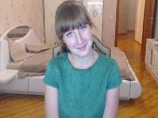 エロティックなビデオチャット emilyholas6