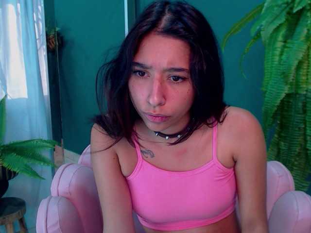 写真 emilymadness Make me cum and squirt hard #latina #new #18 #young #smalltits #deepThroat #cum #squirt #playdildo [1000 tokens remaining]