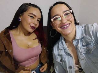 エロティックなビデオチャット Emma-Allison