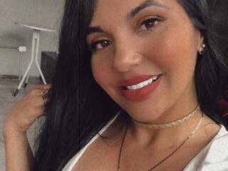 エロティックなビデオチャット EmmaDiamond