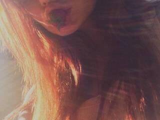 エロティックなビデオチャット escadda