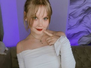 エロティックなビデオチャット Essie-Fanning