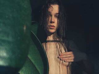 エロティックなビデオチャット FemaleJesus1