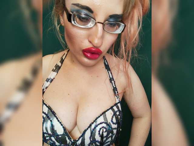 写真 findomgoaldigger #mistress #goddess #worshp #bdsm #biglips