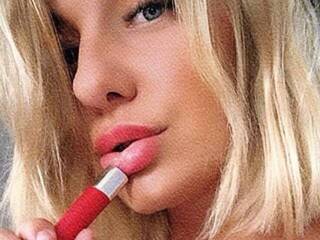 エロティックなビデオチャット FlashOfLight