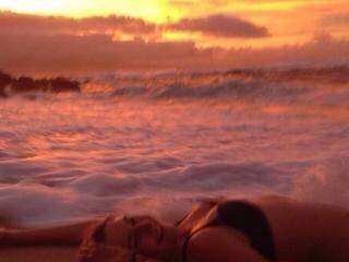 エロティックなビデオチャット FloraBy