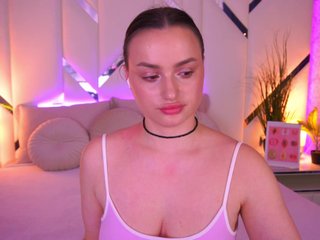 エロティックなビデオチャット FloraGreys