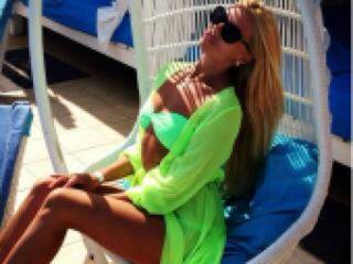 エロティックなビデオチャット florakriss