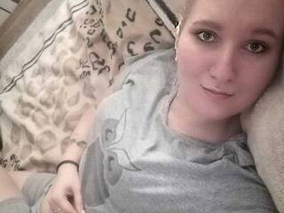 エロティックなビデオチャット FortynaDark