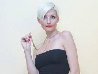 エロティックなビデオチャット foxi1010