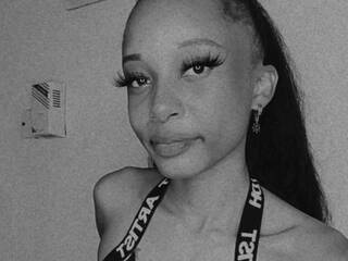 エロティックなビデオチャット freakyzhowy