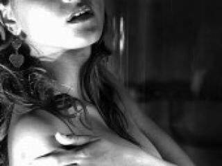 エロティックなビデオチャット genifersex