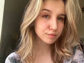 エロティックなビデオチャット GlimmerVamp