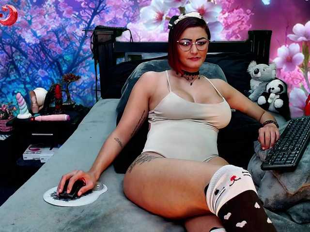 写真 Hanna-Luna Welcome to my room, enjoy it with me: menu tips All neked 195tks, Lush control for 30 minutes 999tks, Show feet 30 tks, Show pussy 100tks, Show boobs 95tks, Fingers pussy 200tks, Dildo pussy 300tks, Squirt 380tks, Doggy style 55tks, Anal 600tks, C2c 50tk