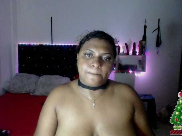 写真 hannalemuath #squirt #latina #bigass #bbw helo guys welcome to my room I want to play and do jets a lot today