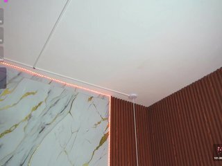 エロティックなビデオチャット haylie-1
