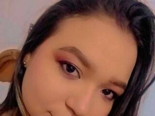 エロティックなビデオチャット hell-sweet