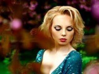 エロティックなビデオチャット hellcat172