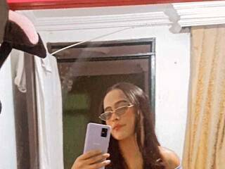 エロティックなビデオチャット hellen-69