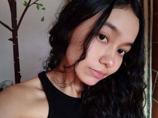 エロティックなビデオチャット hellencutee