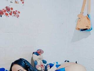 エロティックなビデオチャット HellenGrey69