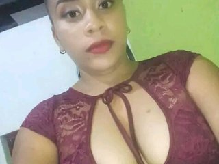 エロティックなビデオチャット HiilaryRomero