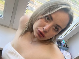 エロティックなビデオチャット HollyDoll