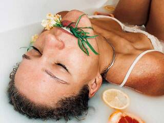 エロティックなビデオチャット HolyMummy