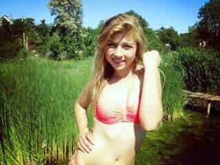 エロティックなビデオチャット holygirl