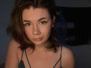 エロティックなビデオチャット HornyKittya