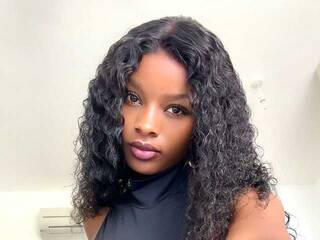 エロティックなビデオチャット Hornylilbirdie