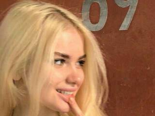 エロティックなビデオチャット HotSexyBaby