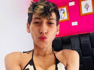 エロティックなビデオチャット HottAlexxxa