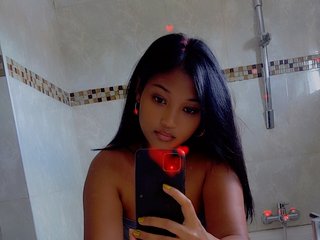 エロティックなビデオチャット HotTia